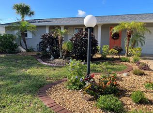 544 Center Rd, Venice, FL 34293