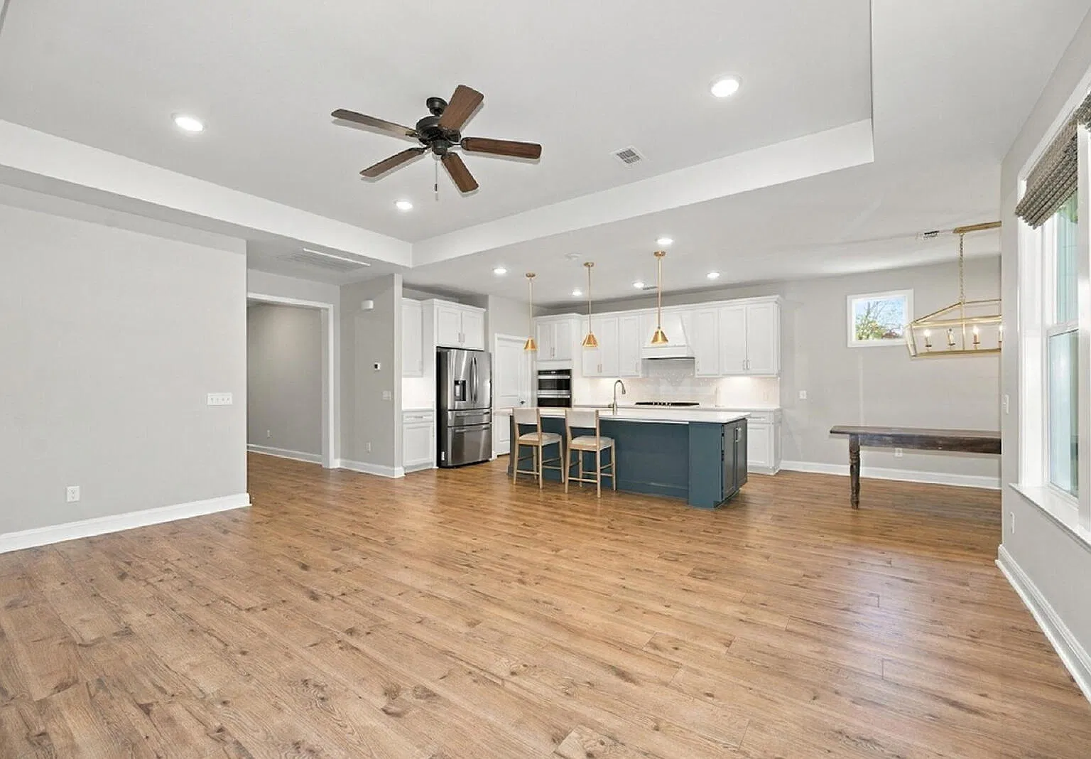 3 bed, 2.5 bath, 2172 sqft, $3,300 — Photo 3