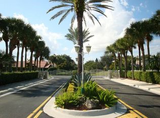 2717 S Clearbrook Cir, Delray Beach, FL 33445