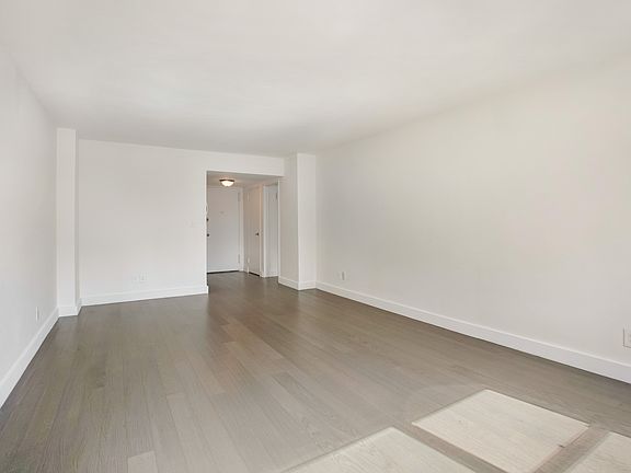 5th image of 120 E 34th St APT 21B