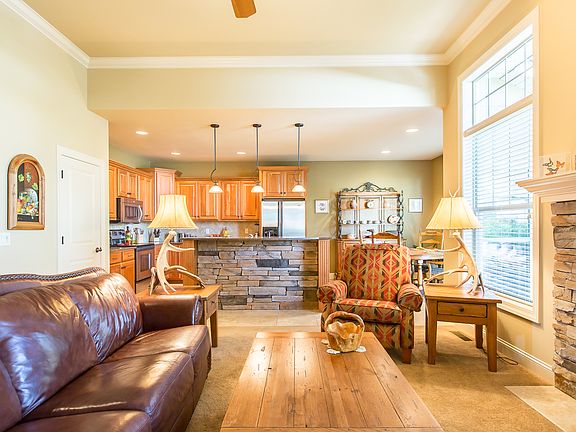 3rd image of 4109 Julaura Ln