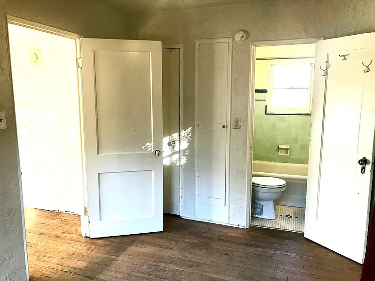 1128 N Tyndall Ave #6 — Photo 12