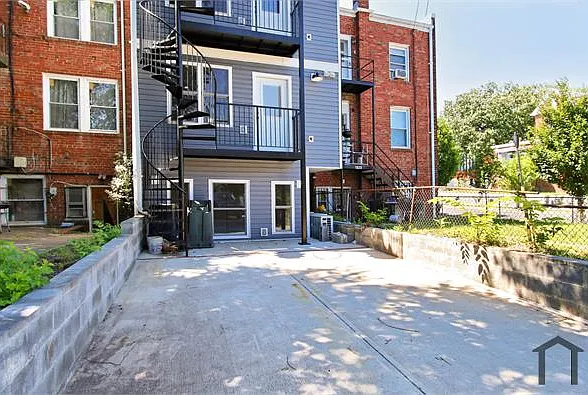 1822 C St NE #1 — Photo 36
