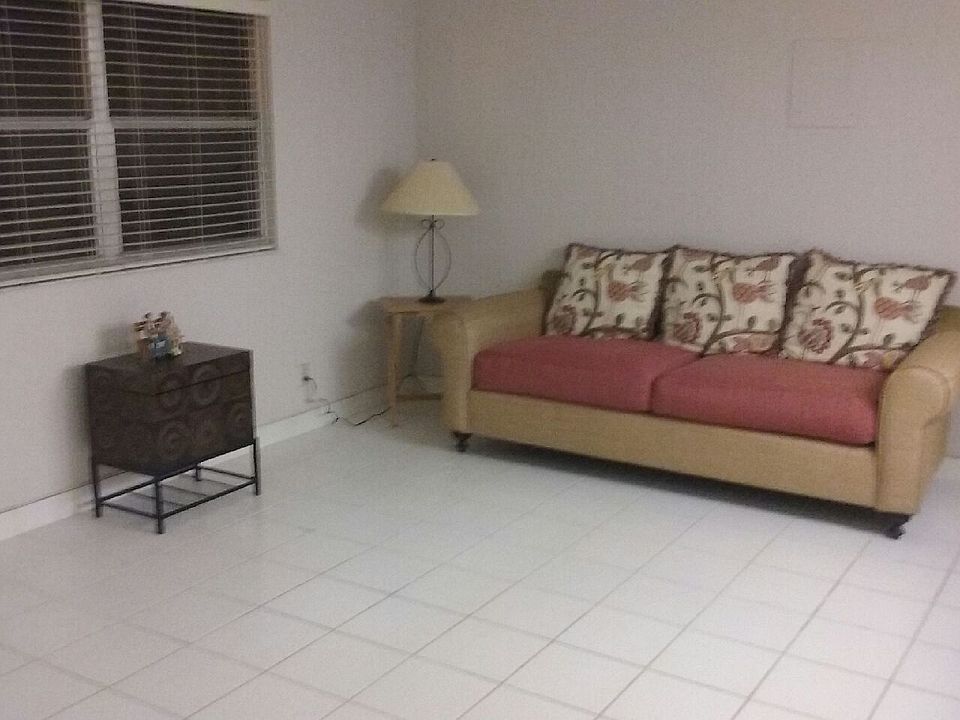 2nd image of 118 Waterford E