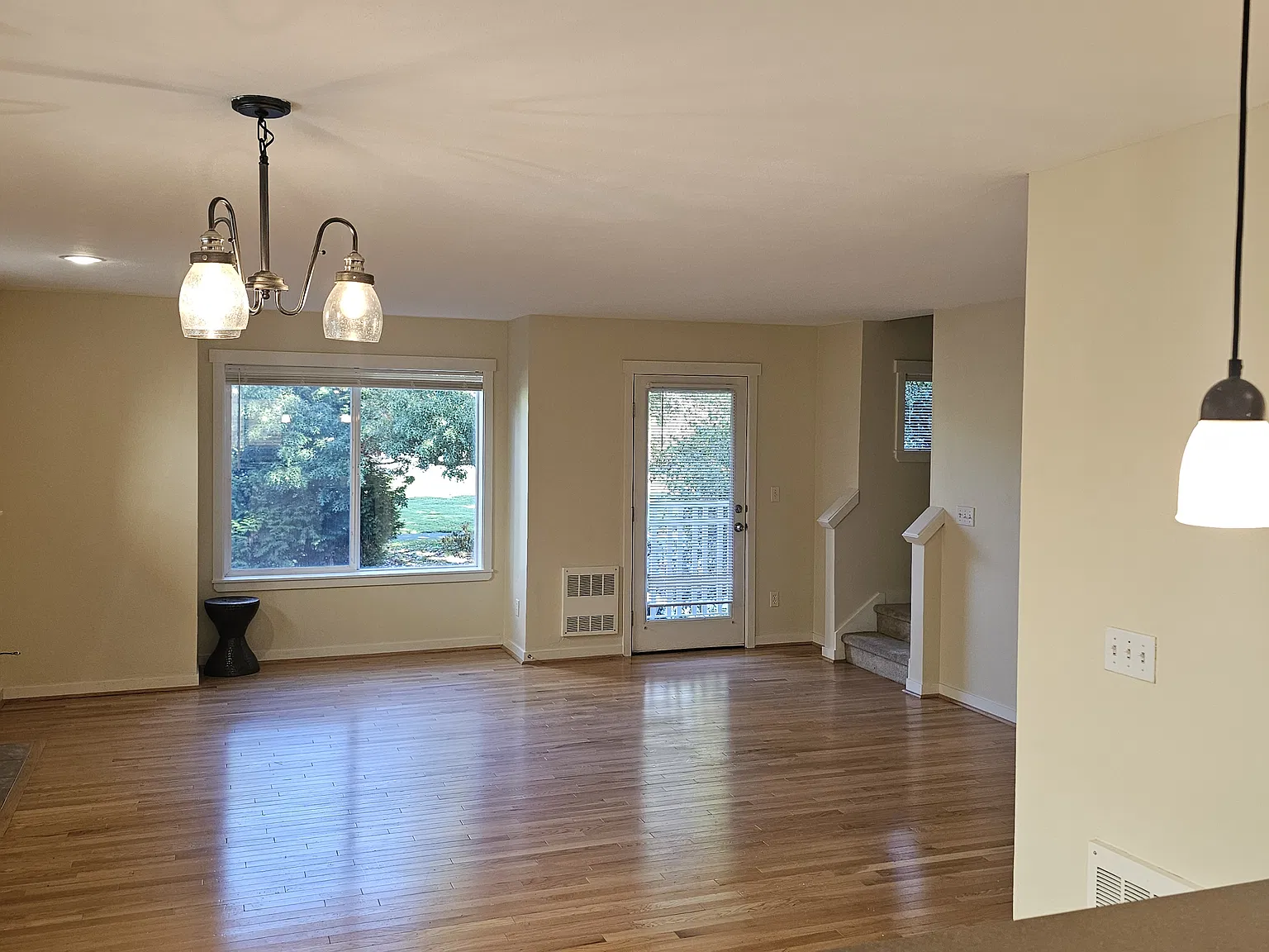 3 bed, 2.5 bath, 1500 sqft, $3,100 — Photo 3