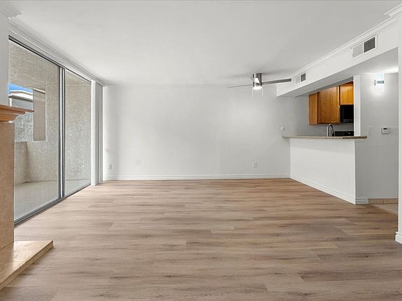 4th image of 5325 Newcastle Ave Unit 232