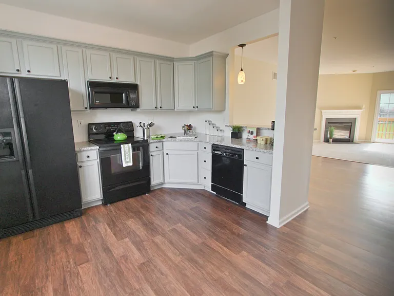15 Cherry St — Photo 2
