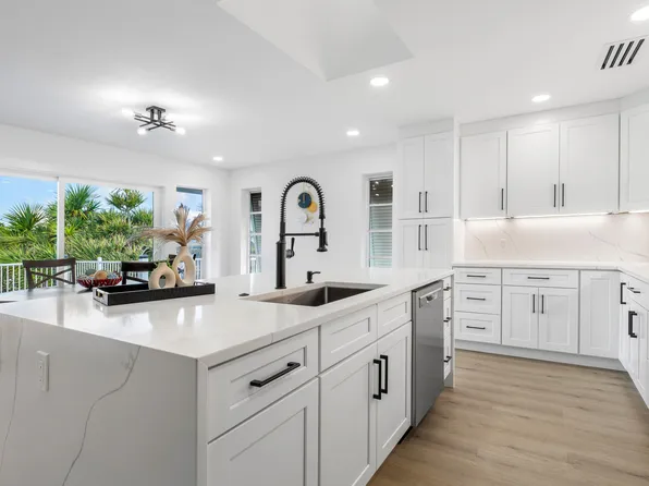 4239 SE Whiticar Way, Stuart, FL 34997