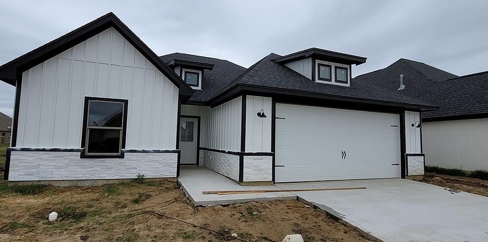 1st image of 3855 Royal Meadows St