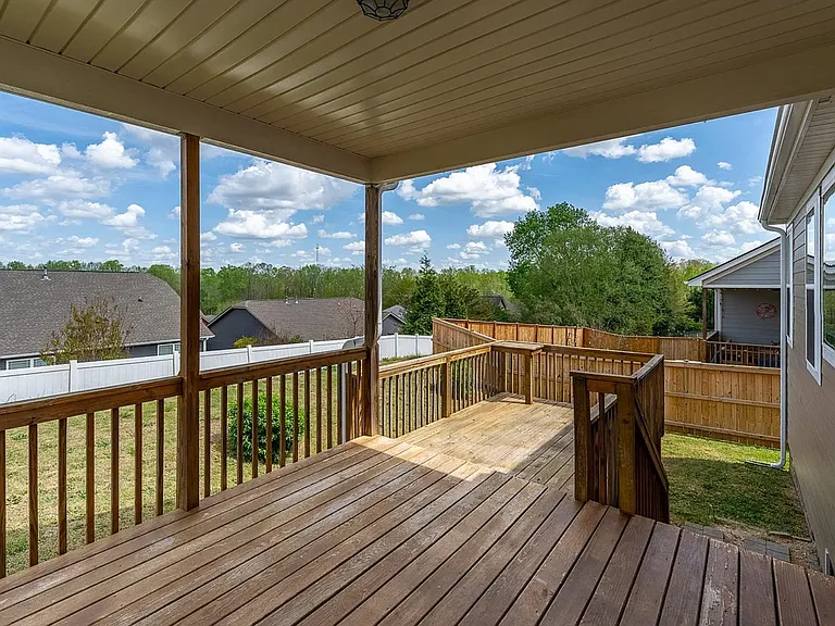 141 Bur Oak Dr — Photo 24