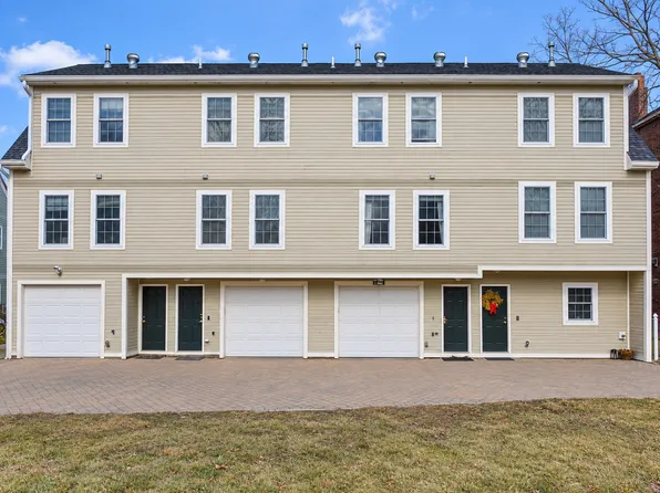 280 River St Unit 2, Cambridge, MA 02139