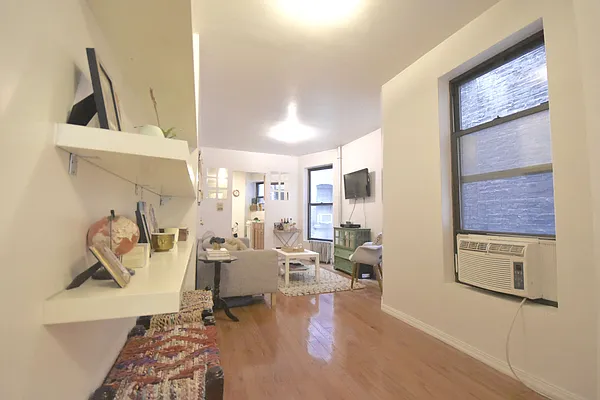 Rented by KYLM, LLC | media 25