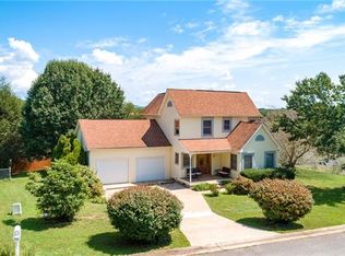 42 Sydney Ln, Asheville, NC 28806