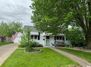 3817 10th Avenue Pl, Moline, IL 61265