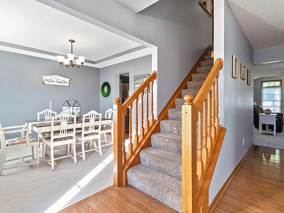 3rd image of 745 Lone Rise Dr E