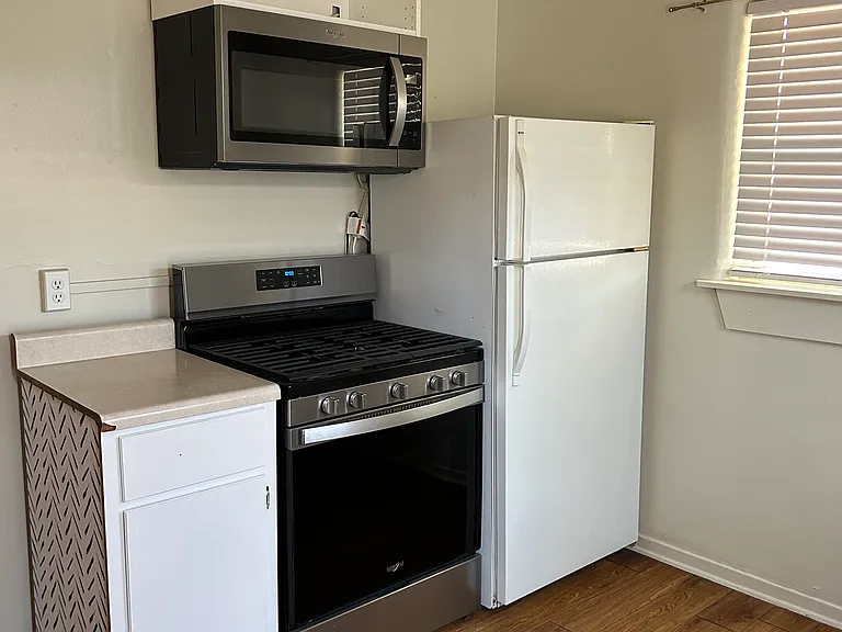 1237 Princeton Dr NE — Photo 5