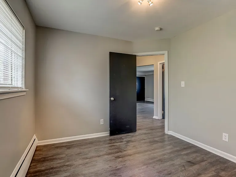 629 Maple Rd — Photo 3