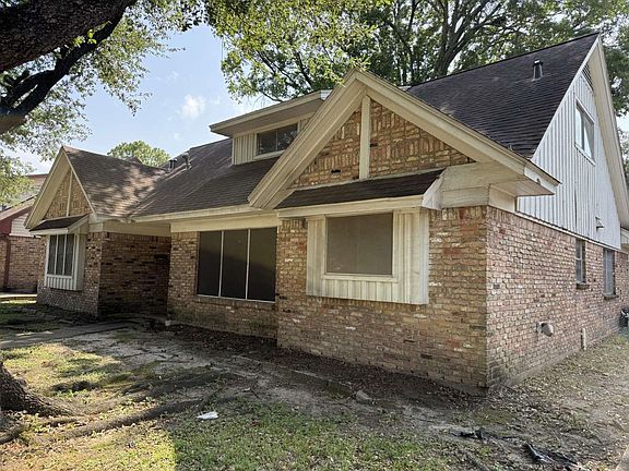 3rd image of 2706 Burke Rd