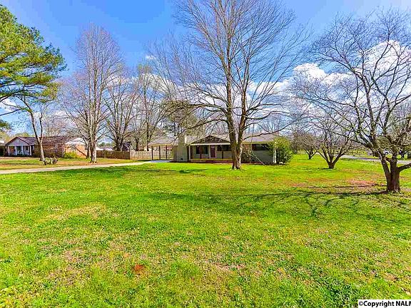3rd image of 104 Callaway Ln