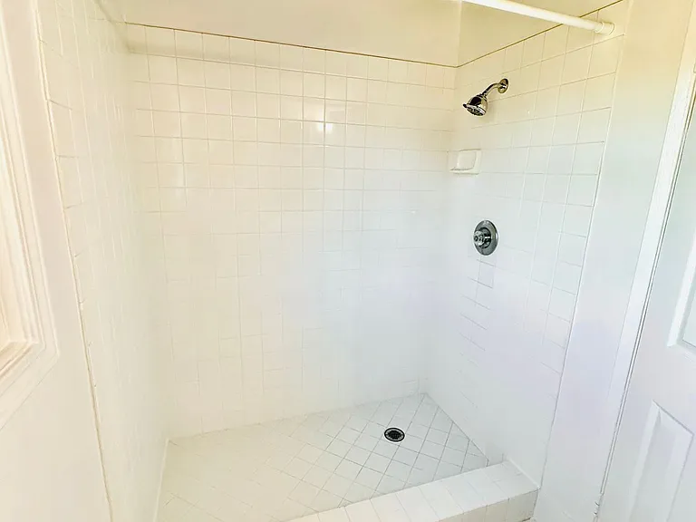 1101 E Grand Ave — Photo 112