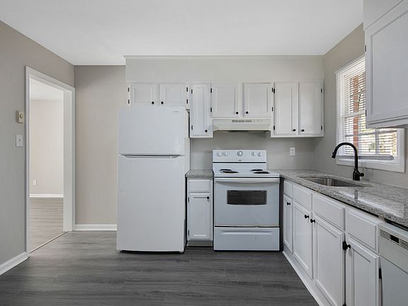 3rd image of 7252 Ainsley St