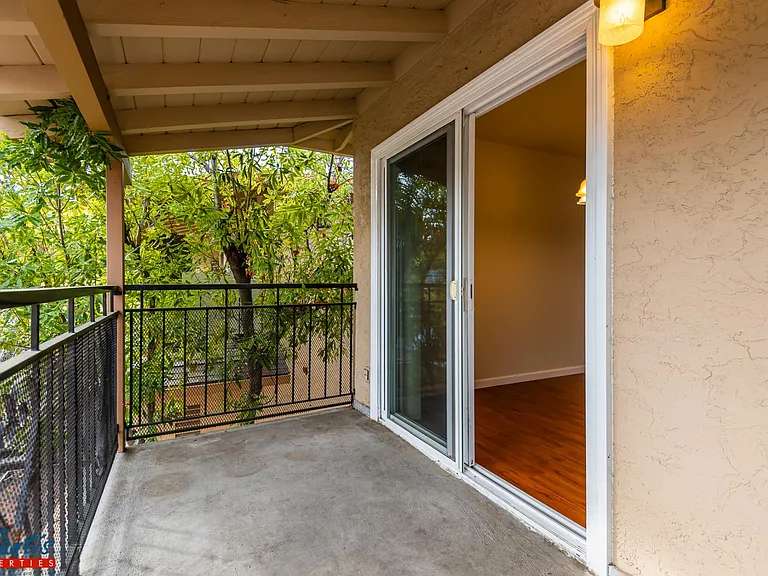 1363 Saratoga Ave #4 — Photo 4