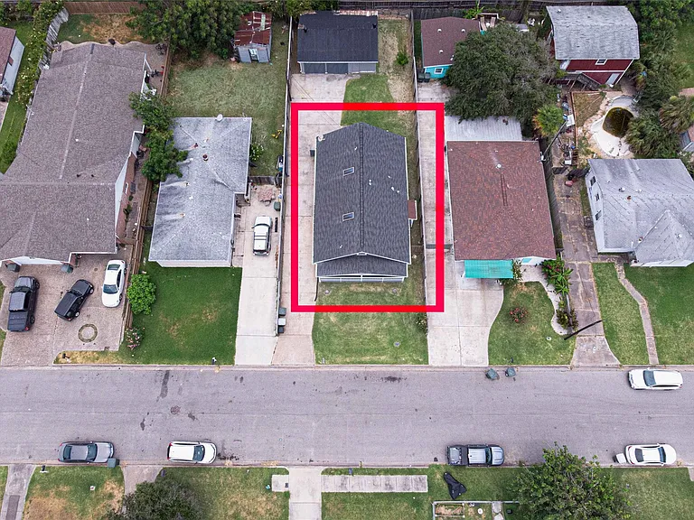 3314 Kleinmann Ave — Photo 2