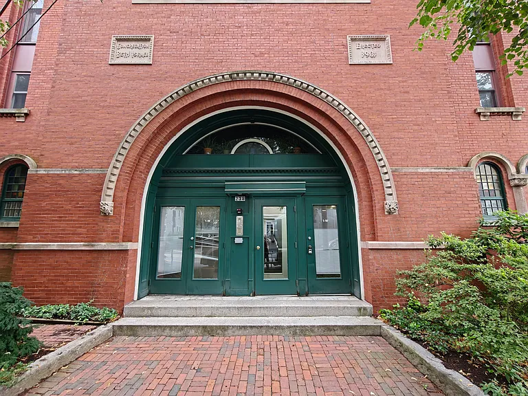 238 Columbia St #3 — Photo 32