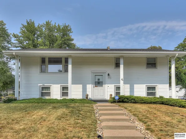 9242 Tomahawk Blvd, Omaha, NE 68134