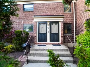 219-15 75th Ave #L, Oakland Gardens, NY 11364