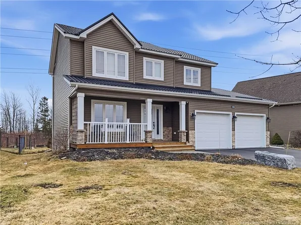 146 Holland Dr, Moncton, NB E1G 0W1