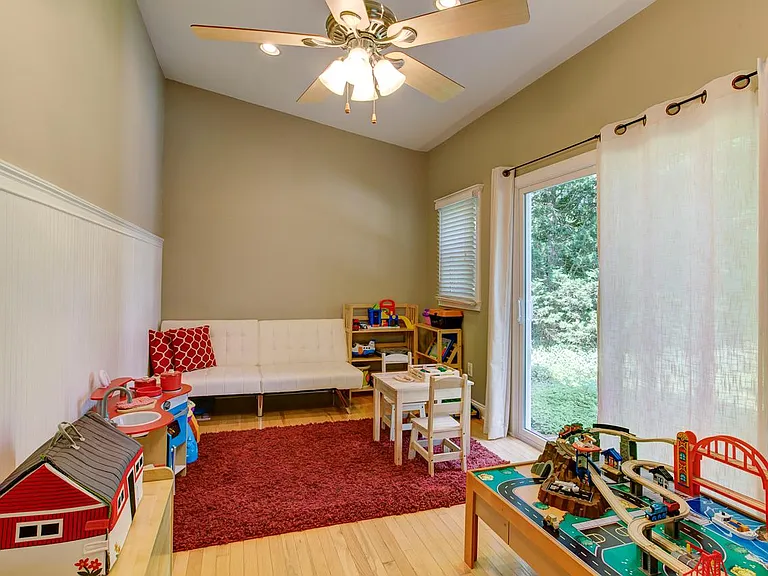 114 E Seve Ct — Photo 15