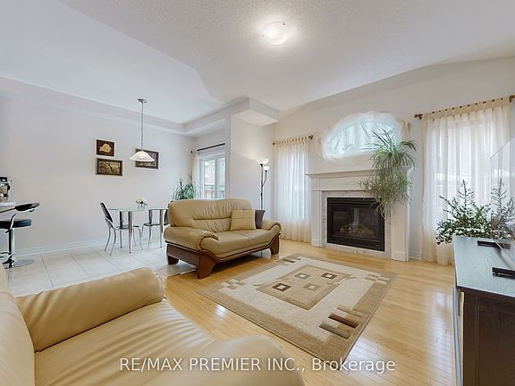 5th image of 32 Blue Grouse Rd