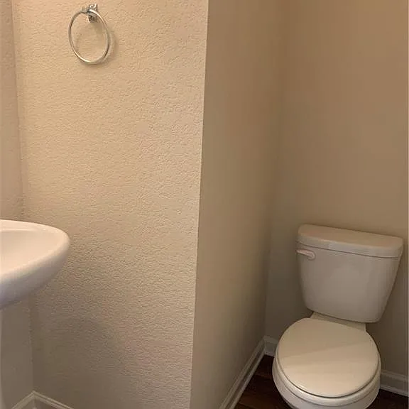 929 Independence Ave — Photo 3