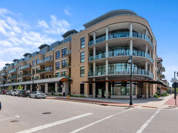215 East Pleasant STREET #408, Oconomowoc, WI 53066