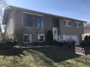 5319 Christopher Dr, Oak Forest, IL