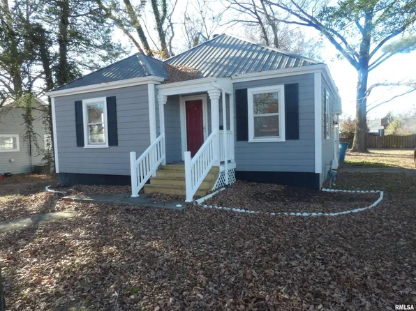 1009 N Main St, Benton, IL 62812