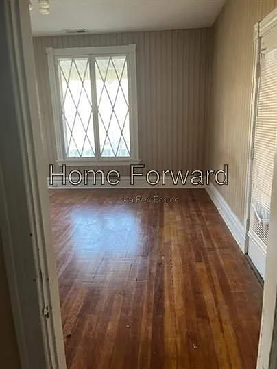 2 bed, 1.0 bath, 1434 sqft, $1,095 — Photo 4