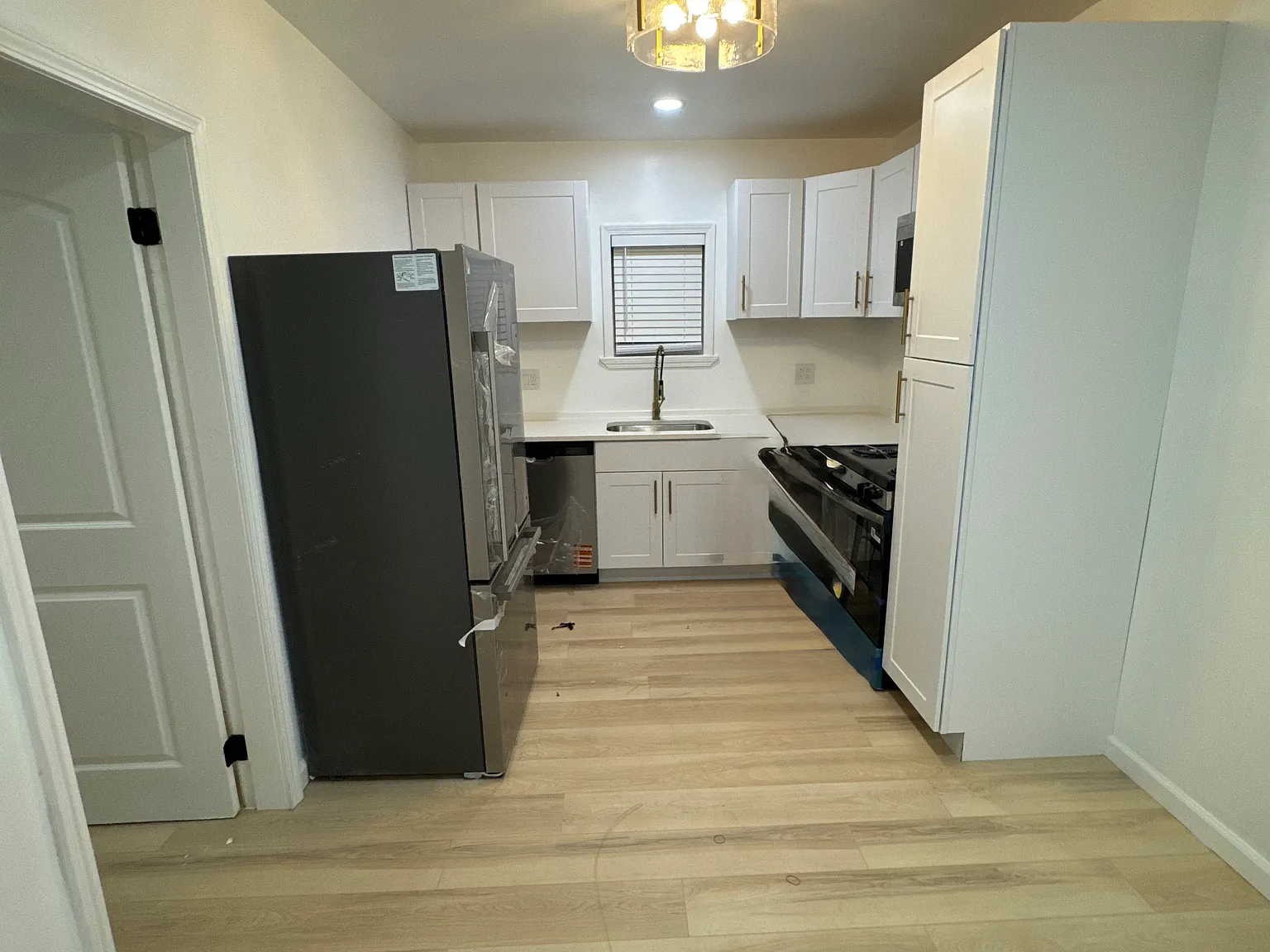 3 bed, 1500 sqft, $1,625 — Photo 2