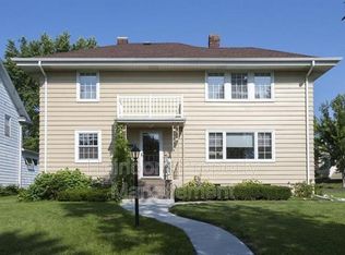 2023 E 9th St, Duluth, MN 55812