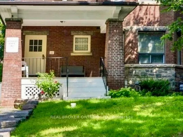 16 Foxbar Rd #2, Toronto, ON M4V 2G6