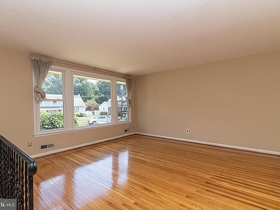 5th image of 1517 Hillside Dr