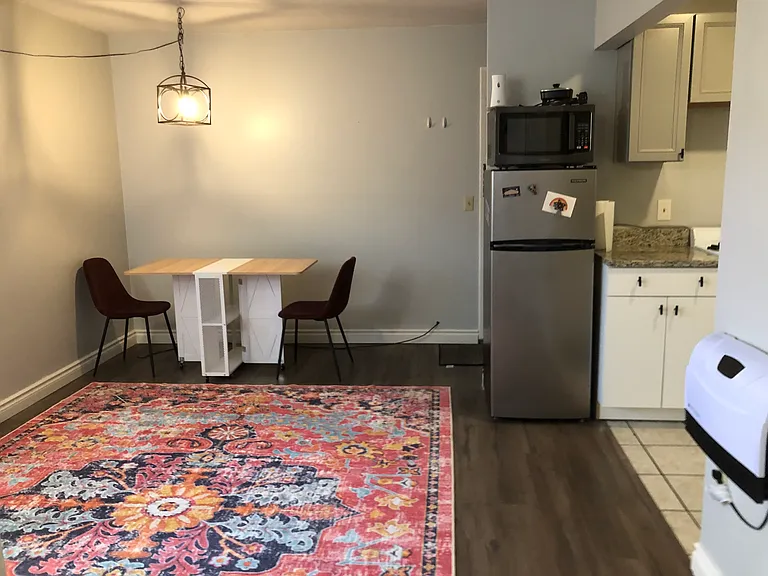 342 E Tompkins St — Photo 4