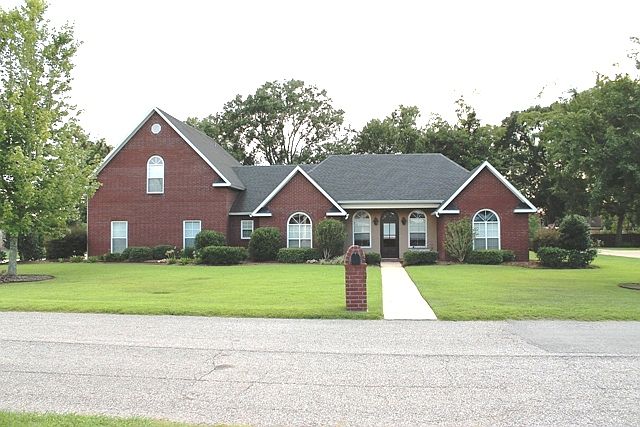 1st image of 1040 Bear Creek Cir