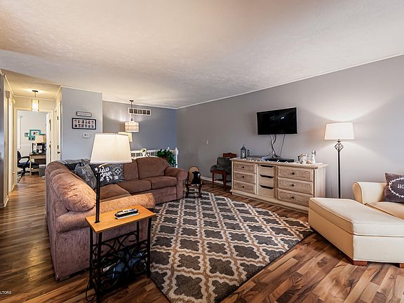 4th image of 226 Bonnie Brook Dr #46