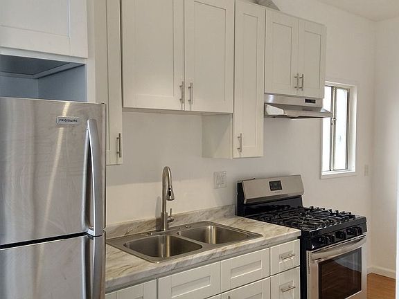2nd image of 407 1/4 Witmer St #9718496