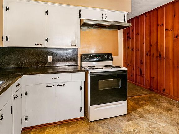 4th image of 1807 Austin Dr