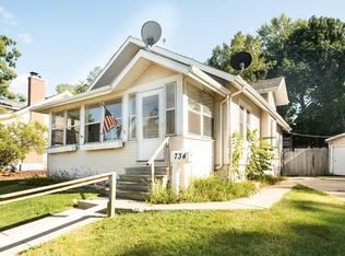 734 E 2nd St, Dixon, IL 61021