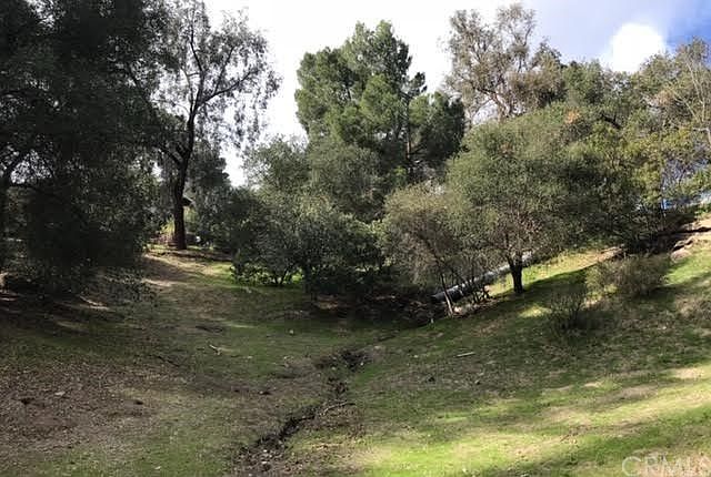 1st image of 19536 Grand View Dr