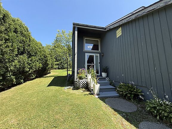 5th image of 2605 Laguna Dr